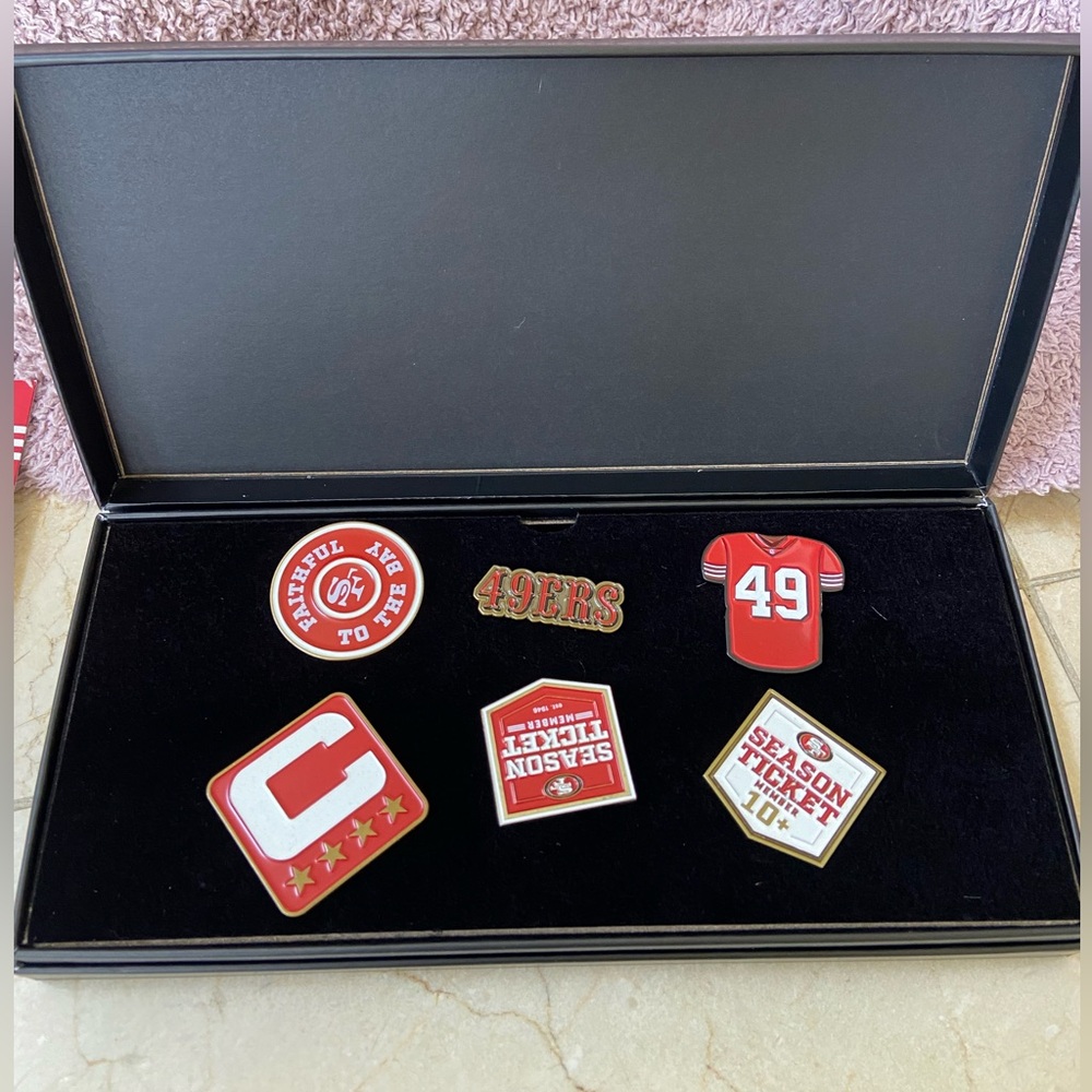 San Francisco 49ers 2023 6 Pin Set & Iron-on Exclusive to Season Ticket Holders